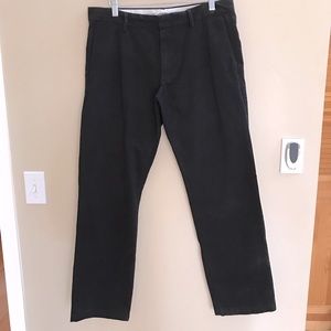 Old Navy • Classic Straight • Pants • 33x32